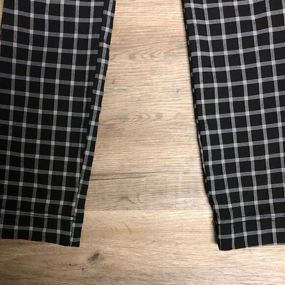 Hollister Black & Cream plaid pattern ultra high-rise pants size S - Picture 3 of 10